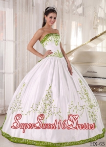 Strapless Embroidery 2013 Sweet 16 Dresses in White and Olive Green