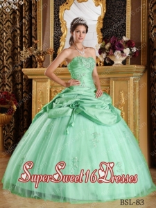 New Style In Apple Green Ball Gown Strapless With Tulle and Taffeta Beading For Sweet 16 Dresses