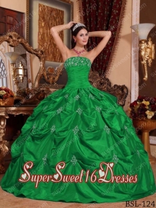 Green Ball Gown Taffeta Strapless Appliques Modest Sweet Sixteen Dresses