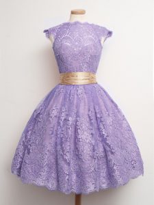 Knee Length Lace Up Quinceanera Dama Dress Lavender for Prom and Party and Wedding Party with Belt