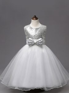 Excellent White Tulle Zipper Scoop Sleeveless Tea Length Winning Pageant Gowns Sequins and Bowknot