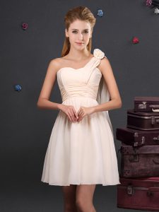 Hot Sale Champagne Empire Chiffon One Shoulder Sleeveless Ruching and Hand Made Flower Mini Length Zipper Court Dresses for Sweet 16