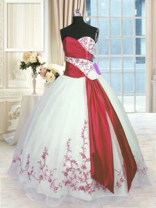 Romantic White And Red Quinceanera Gown Military Ball and Sweet 16 and Quinceanera and For with Embroidery and Sashes ribbons Sweetheart Sleeveless Lace Up