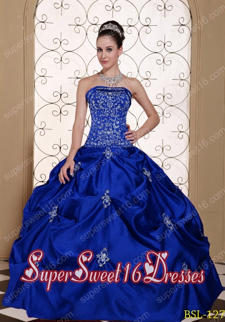 Sweet Sixteen Dress Embroidery Pick-ups Discount Ball Gown Blue Taffeta