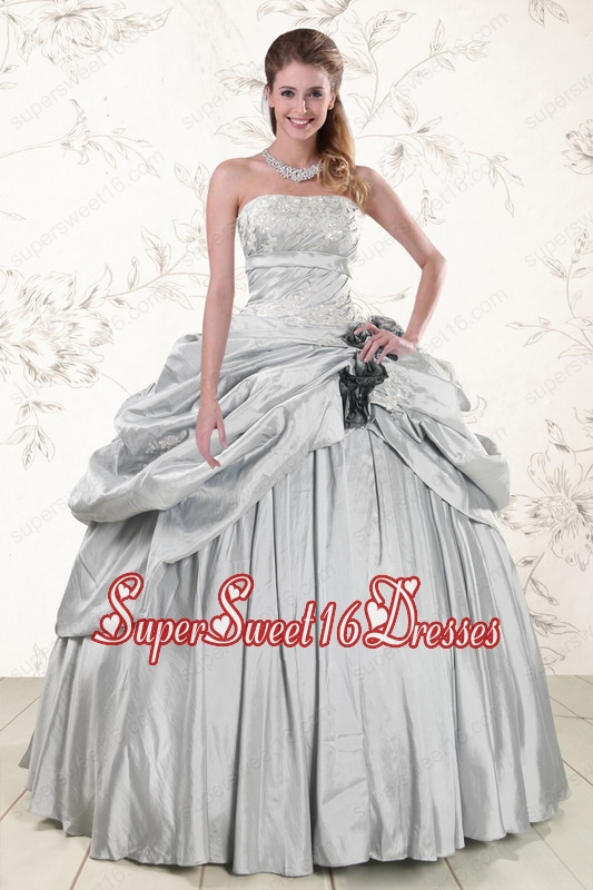 2015 Cheap Strapless Ball Gown Quinceanera Dresses in Grey
