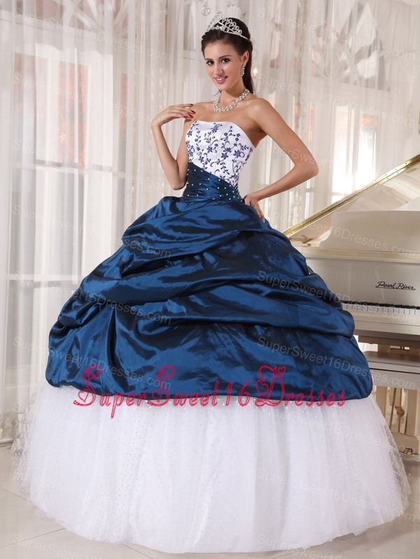 Beautiful Sweet 16 Dress Strapless Taffeta and Tulle Embroidery Ball Gown