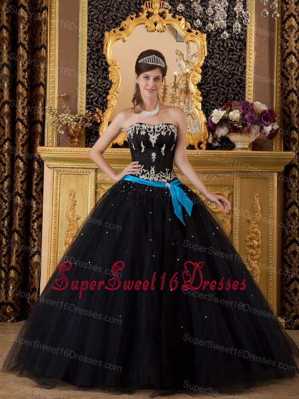 Elegant Black Sweet 16 Quinceanera Dress Strapless Appliques Tulle Ball Gown