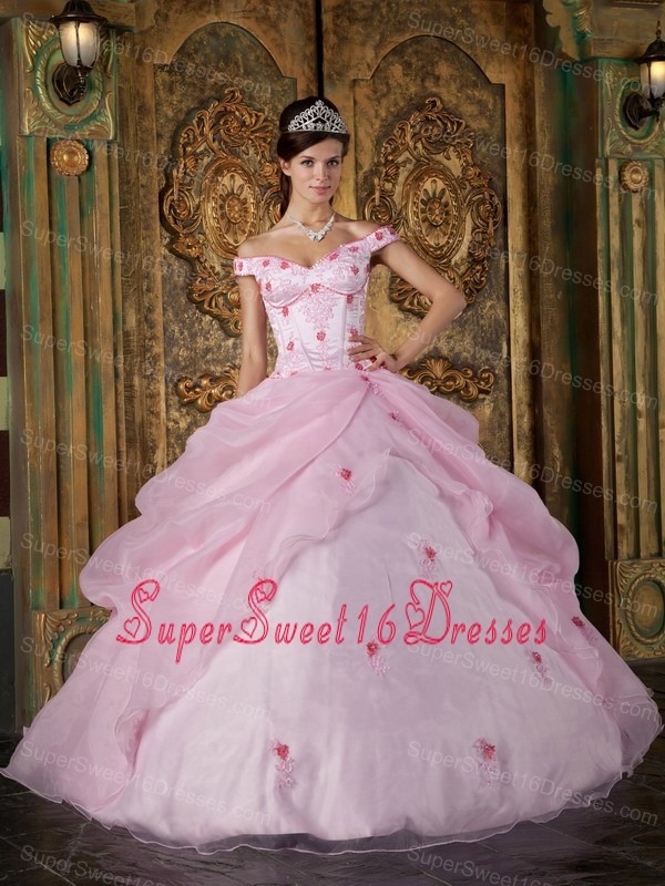 Romantic Pink Sweet 16 Dress Off The Shoulder Organza Appliques Ball Gown