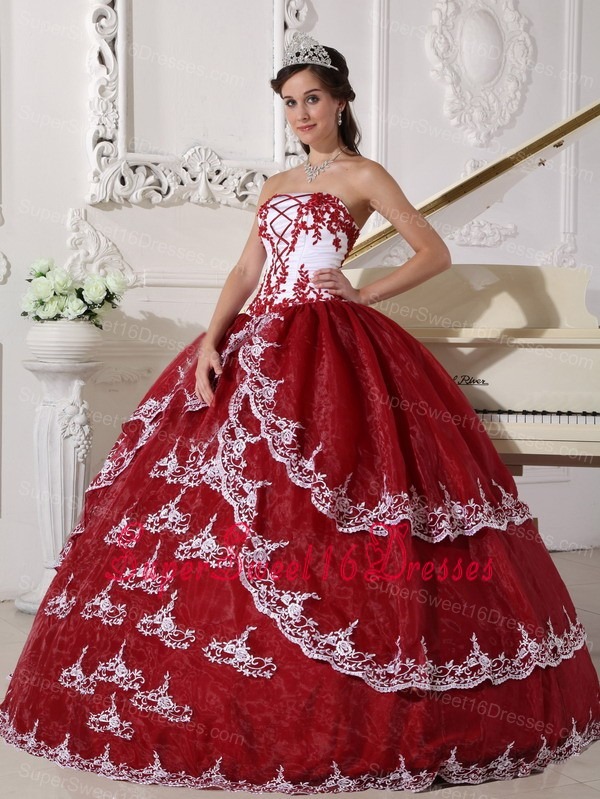 Modest Wine Red and White Sweet 16 Dress Strapless Organza Appliques Ball Gown