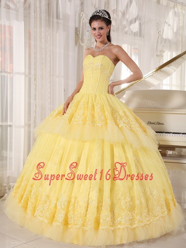 Simple Yellow Sweet 16 Quinceanera Dress Sweetheart Appliques Ball Gown