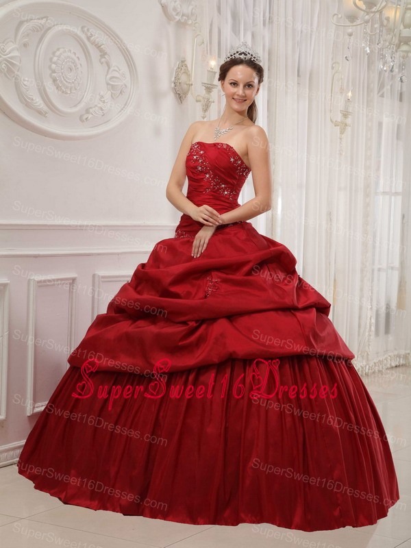 Luxurious Wine Red Sweet 16 Dress Strapless Taffeta Ruffles Ball Gown