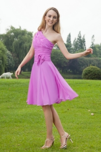Lavender A-Line / Princess One Shoulder Knee-length Chiffon Ruch Dama Dresses for Sweet 16