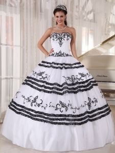Impression White and Black Sweet 16 Dress Sweetheart Floor-length Tulle Embroidery Ball Gown
