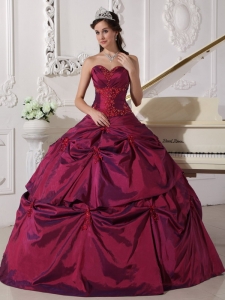 Beautiful Burgundy Sweet 16 Dress Sweetheart Taffeta Appilques Ball Gown