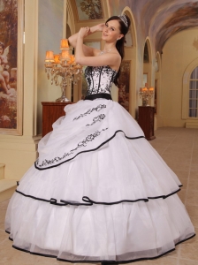 New White Sweet 16 Quinceanera Dress Strapless Organza Embroidery Ball Gown