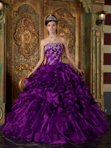 Pretty Eggplant Purple Sweet 16 Dres Strapless Organza Ruffles Ball Gown