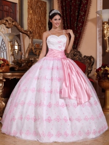 Pretty Light Pink Sweet 16 Dress Spaghetti Straps Organza Embroidery Ball Gown