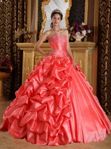 Elegant Watermelon Sweet 16 Dress Sweetheart Taffeta Emboridery and Beading Ball Gown