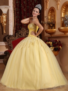 Beautiful Light Yellow Sweet 16 Dress Sweetheart Tulle Beading Ball Gown