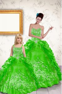 Traditional Ball Gowns Beading and Embroidery and Pick Ups Quinceanera Gown Lace Up Taffeta Sleeveless Floor Length